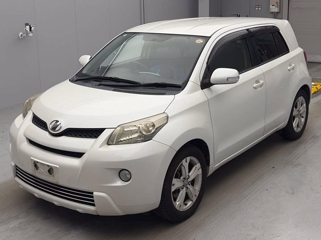 TOYOTA IST