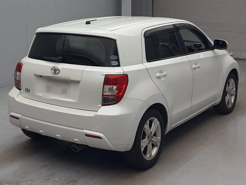 TOYOTA IST