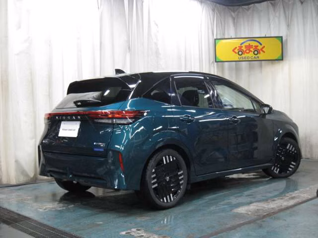 NISSAN AURA