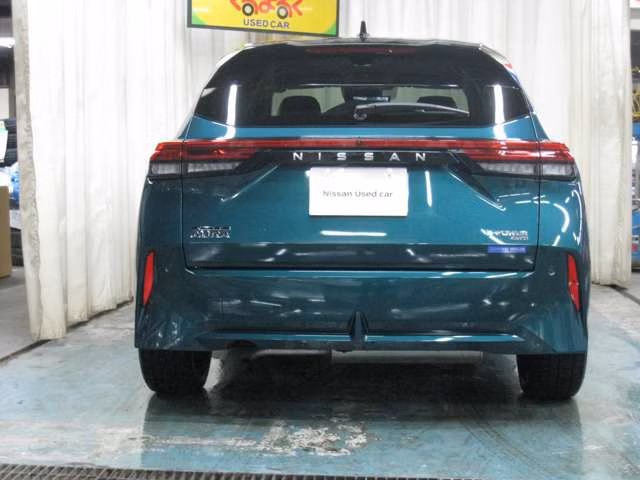 NISSAN AURA