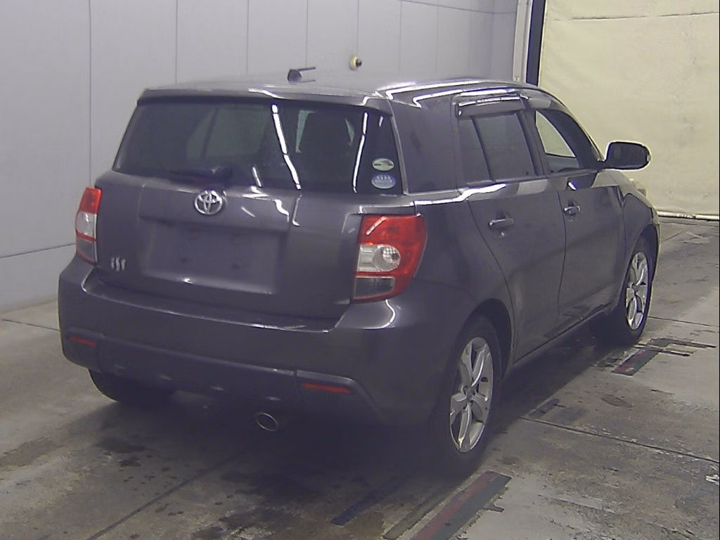 TOYOTA IST