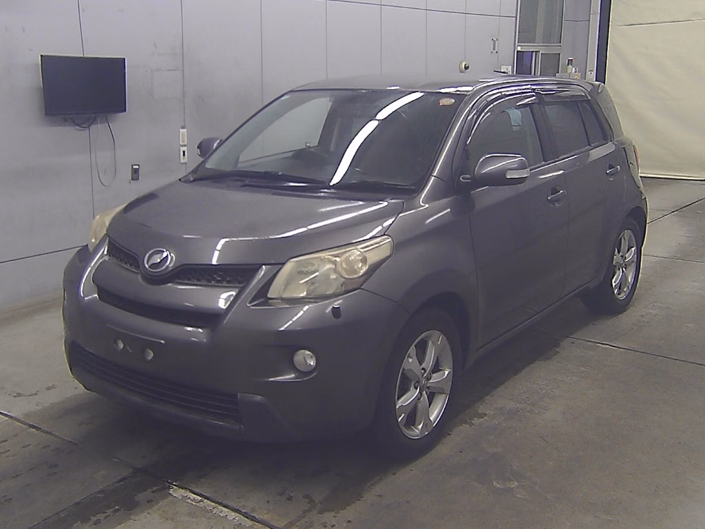 TOYOTA IST