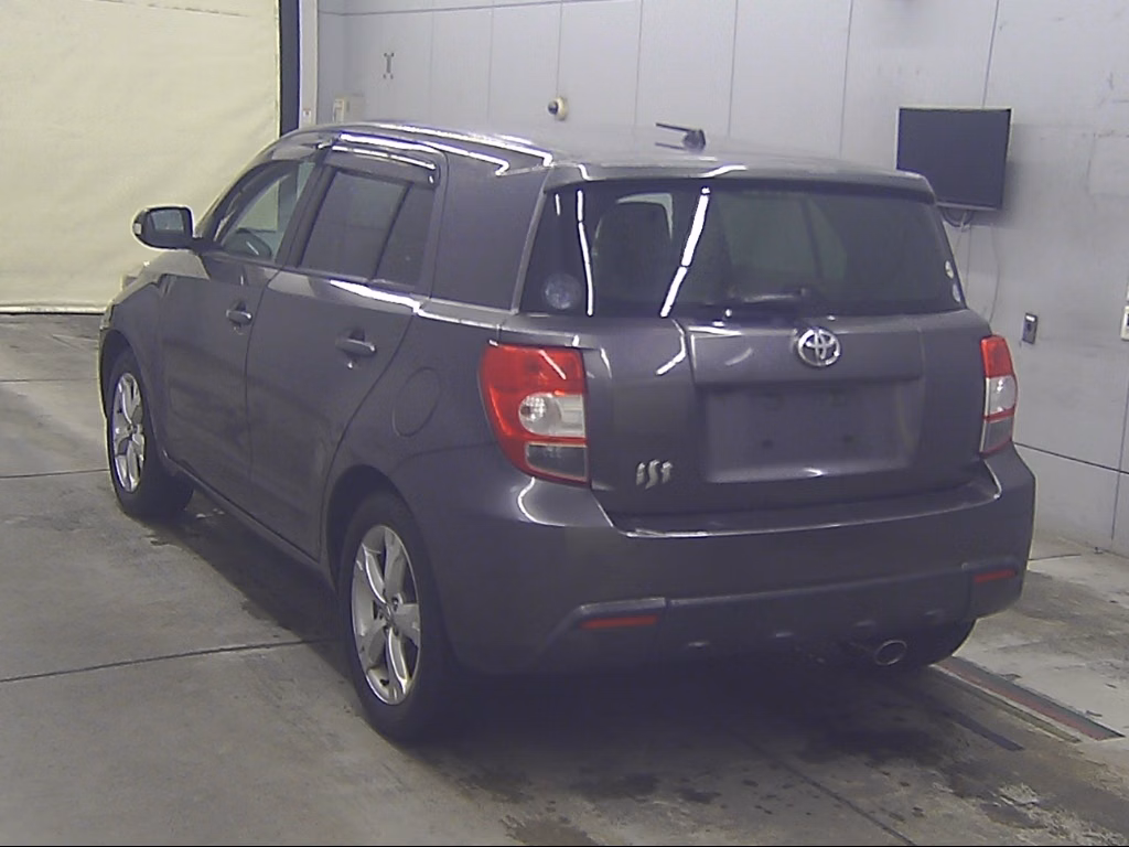 TOYOTA IST