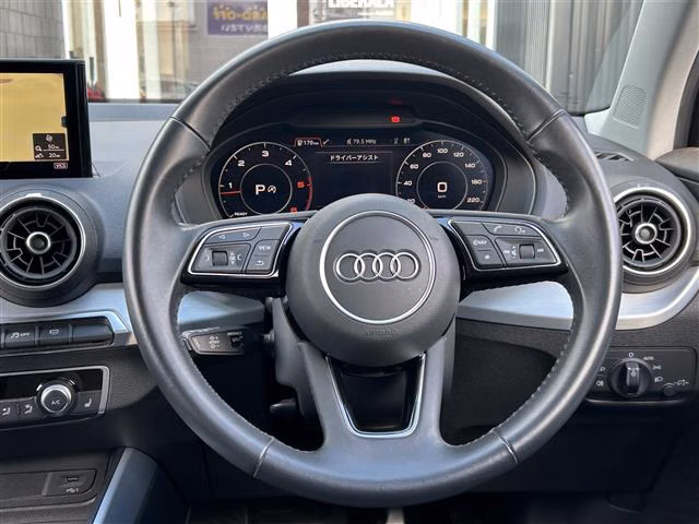 AUDI Q2