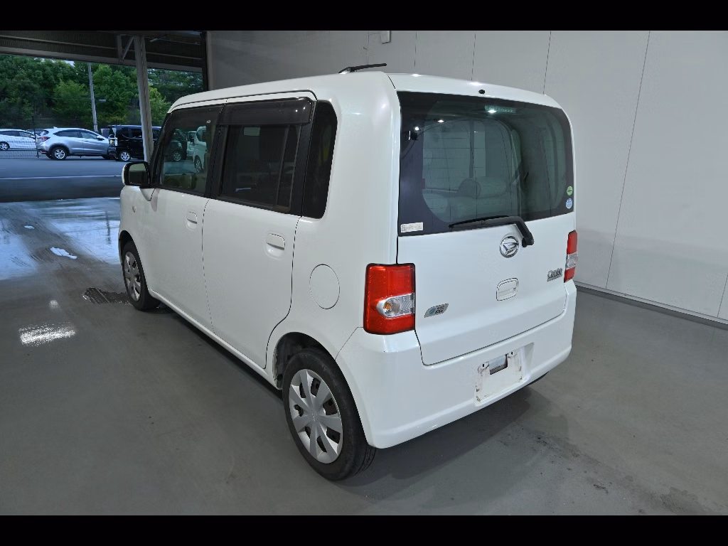 DAIHATSU MOVE CONTE