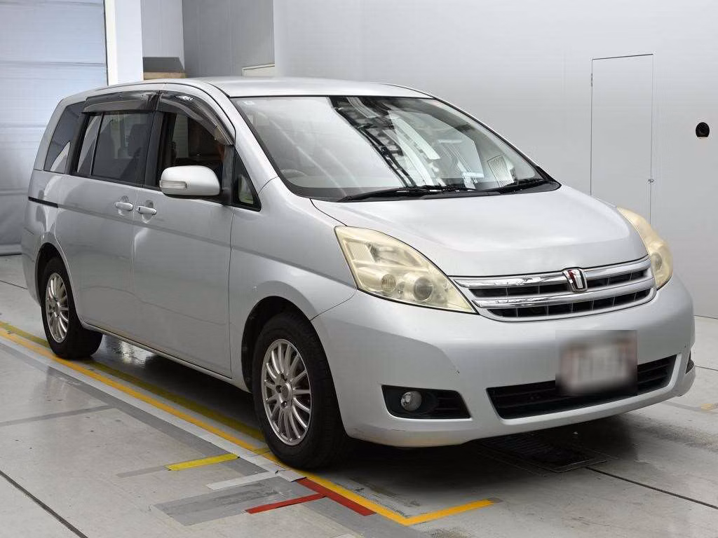 TOYOTA ISIS