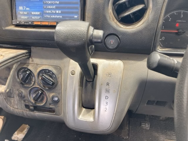 NISSAN NV350 CARAVAN