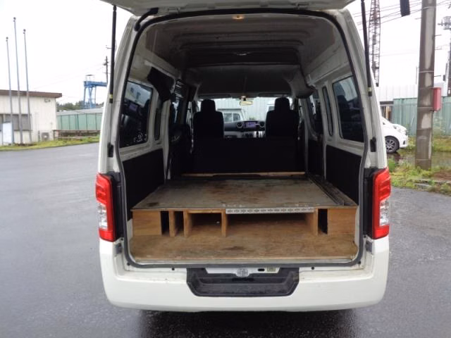 NISSAN NV350 CARAVAN