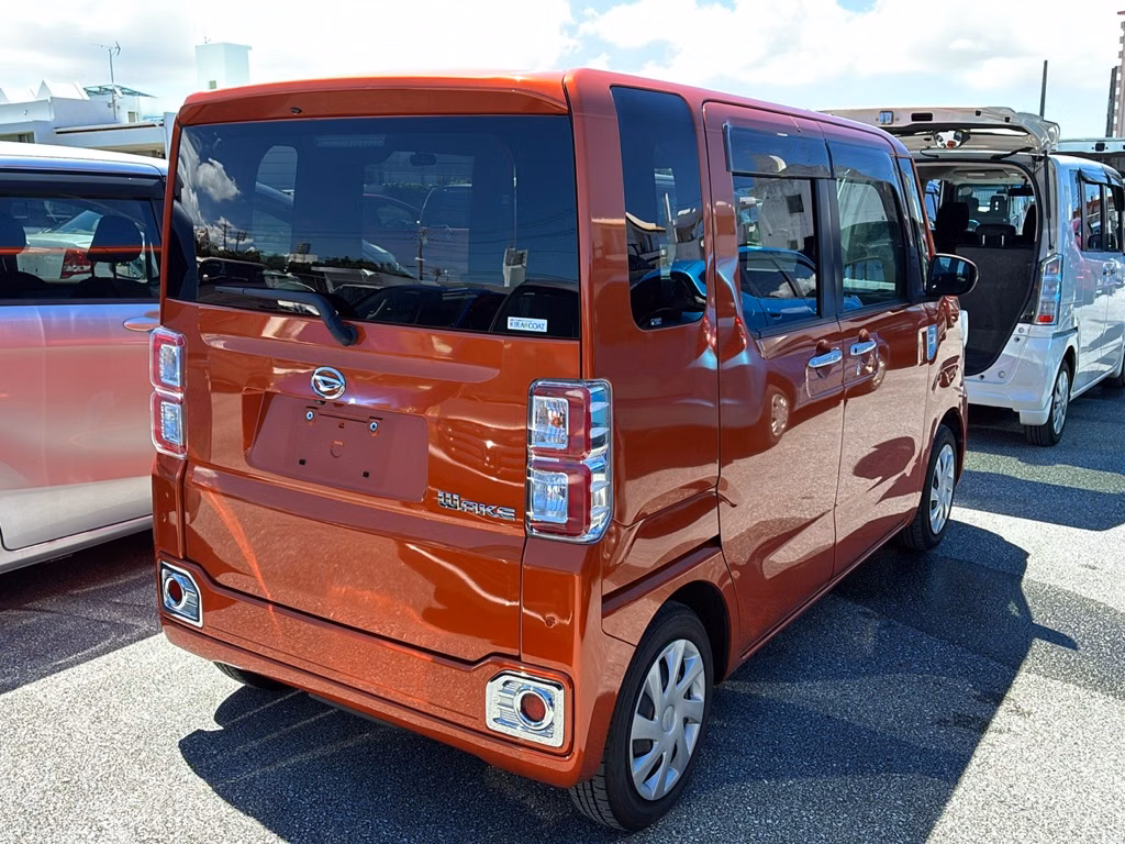 DAIHATSU WAKE