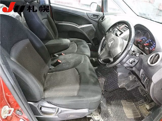 MITSUBISHI COLT