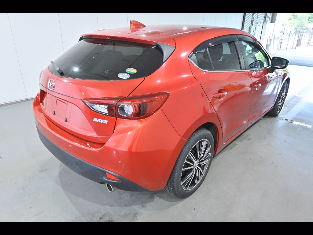 MAZDA AXELA