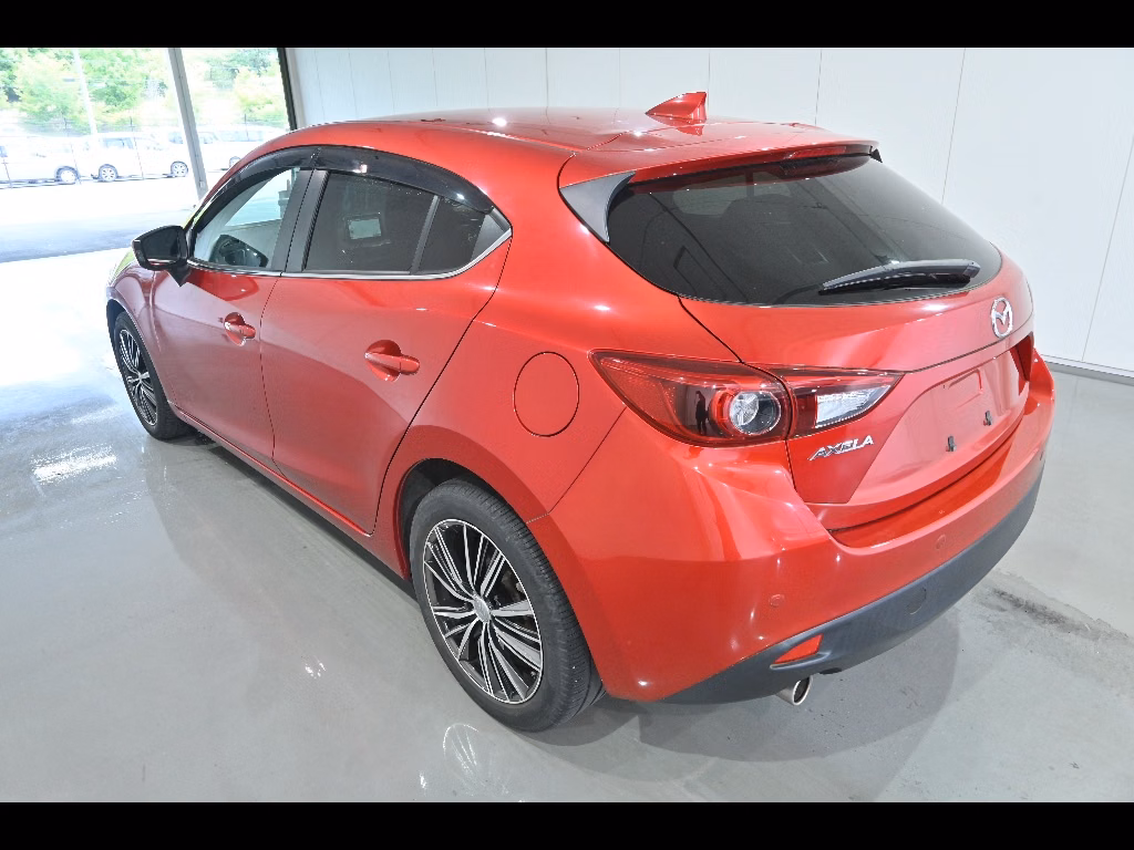 MAZDA AXELA