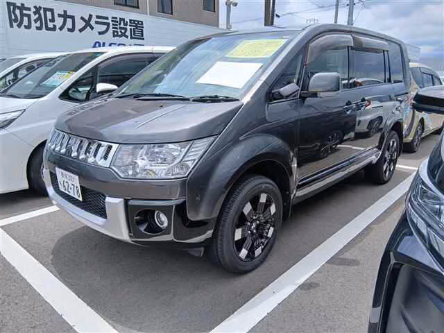 MITSUBISHI DELICA D:5