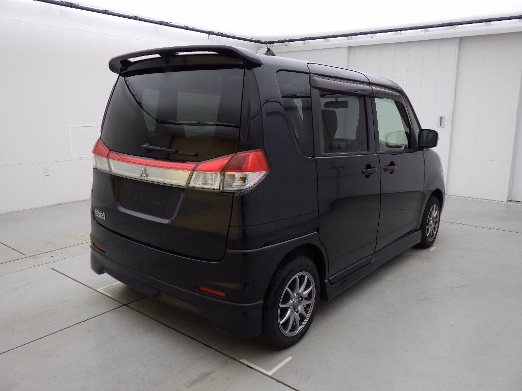 MITSUBISHI DELICA D:2