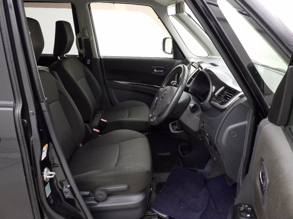MITSUBISHI DELICA D:2