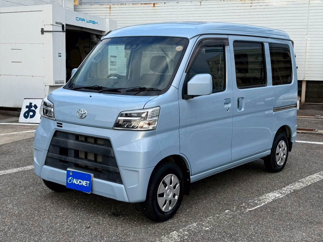TOYOTA PIXIS VAN