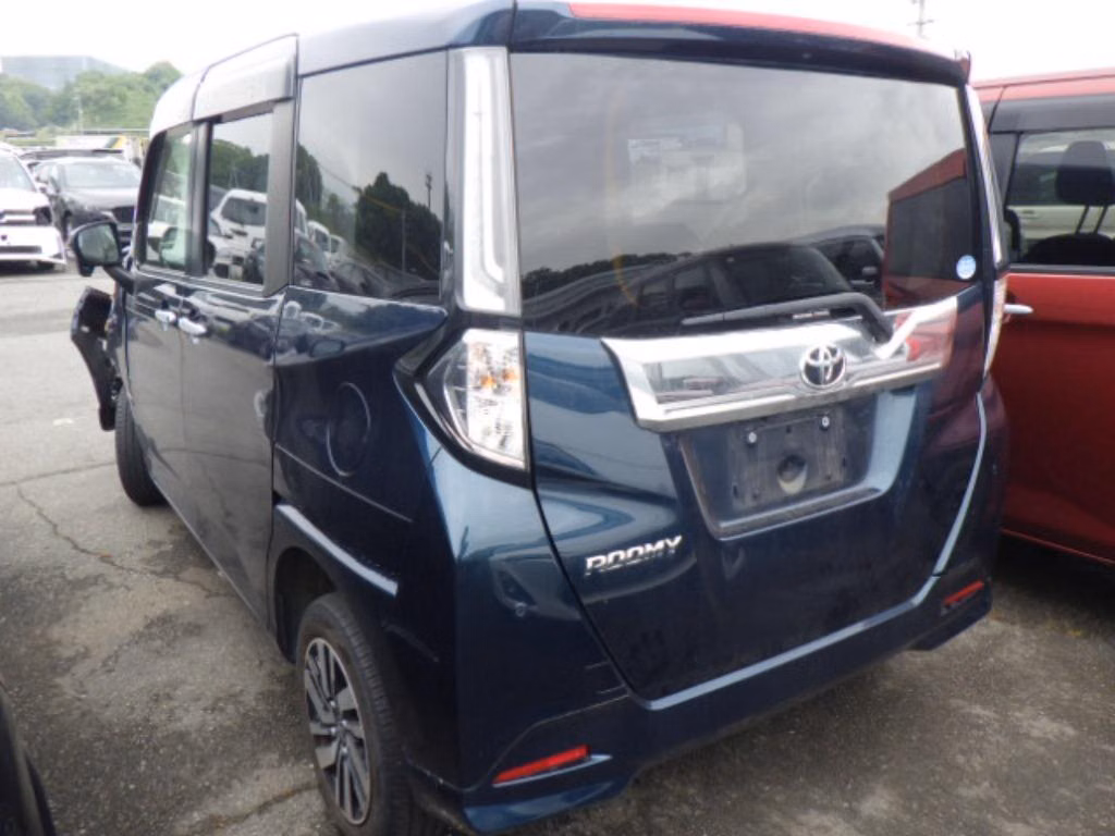 TOYOTA ROOMY