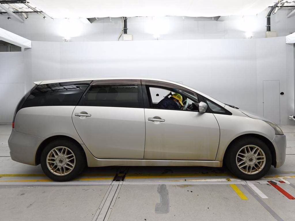 MITSUBISHI GRANDIS