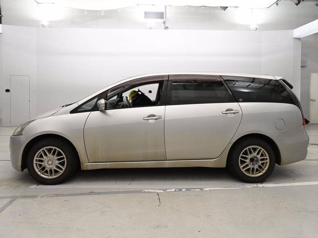 MITSUBISHI GRANDIS