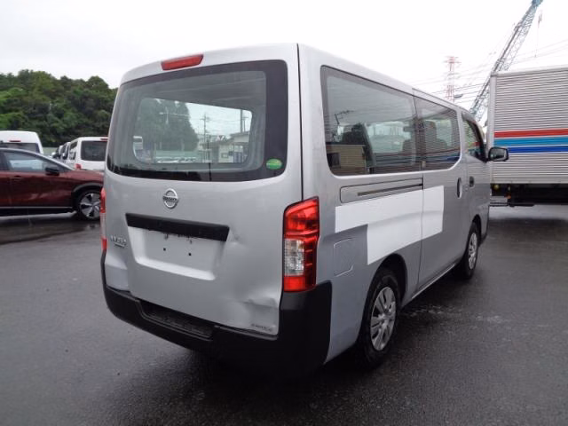 NISSAN NV350 CARAVAN