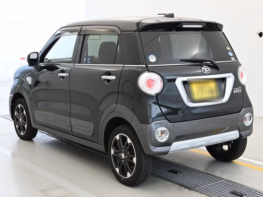 DAIHATSU CAST