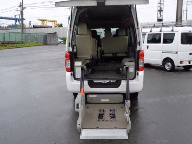 NISSAN NV350 CARAVAN