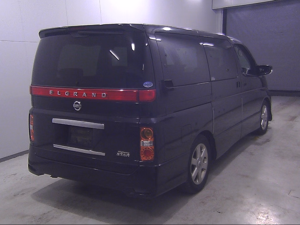 NISSAN ELGRAND