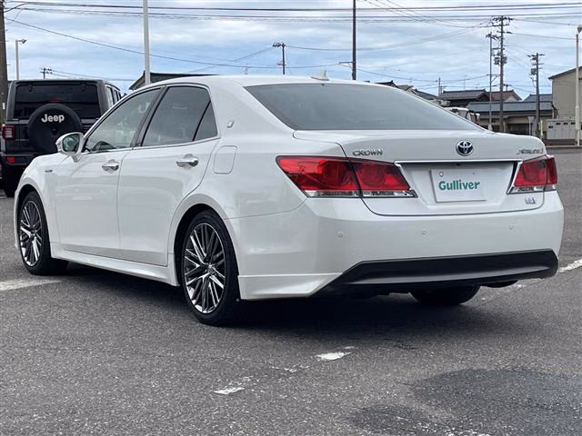 TOYOTA CROWN