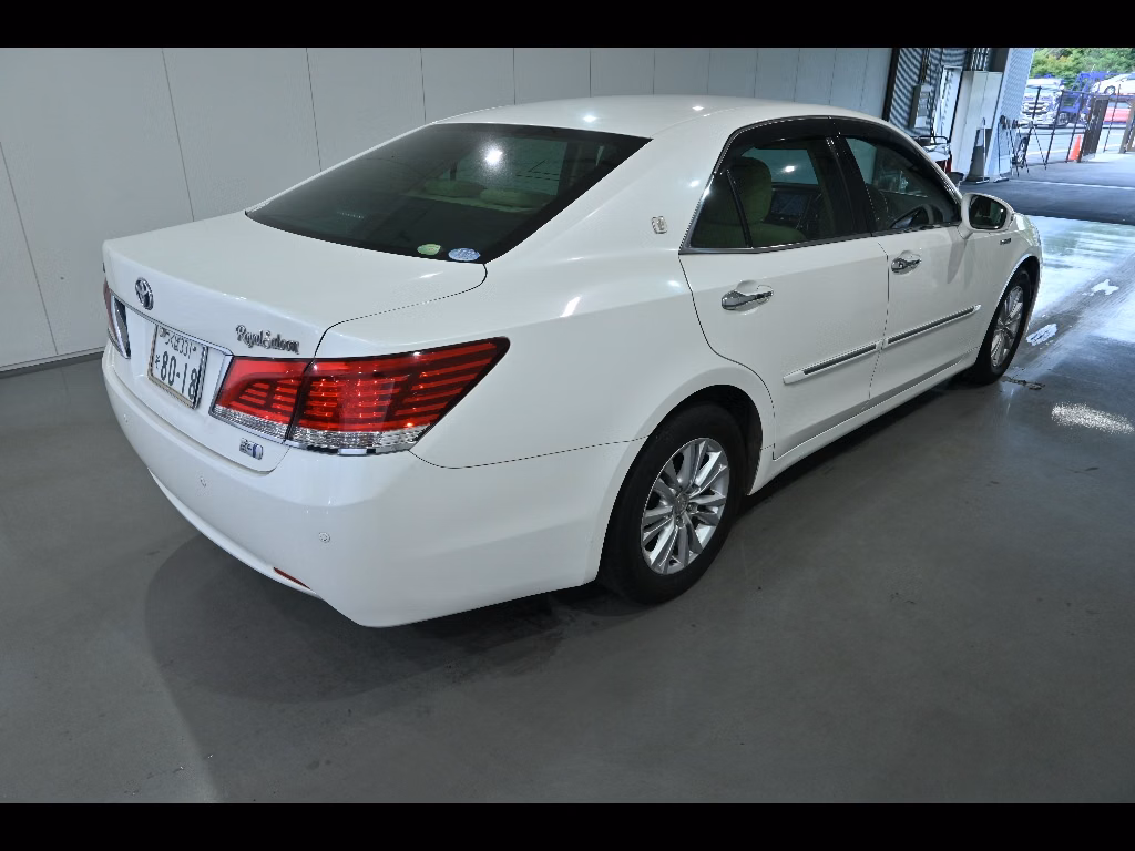TOYOTA CROWN
