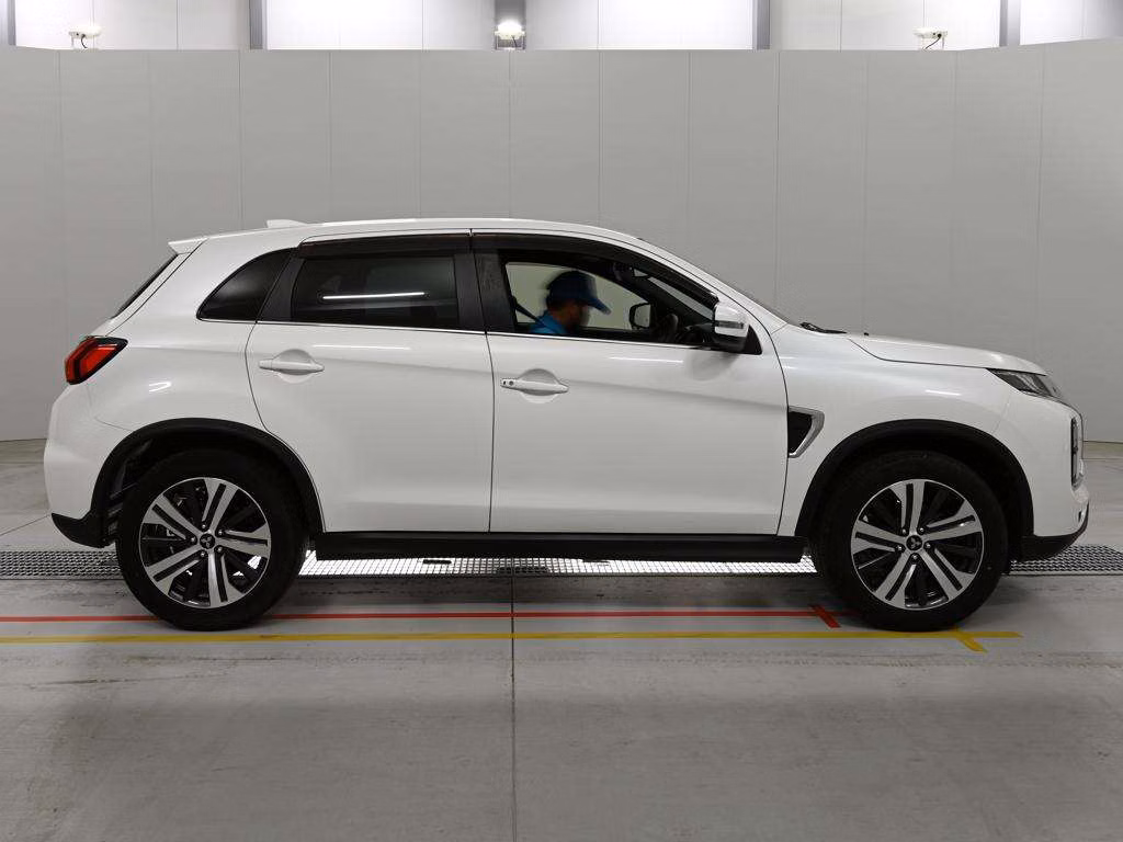 MITSUBISHI RVR