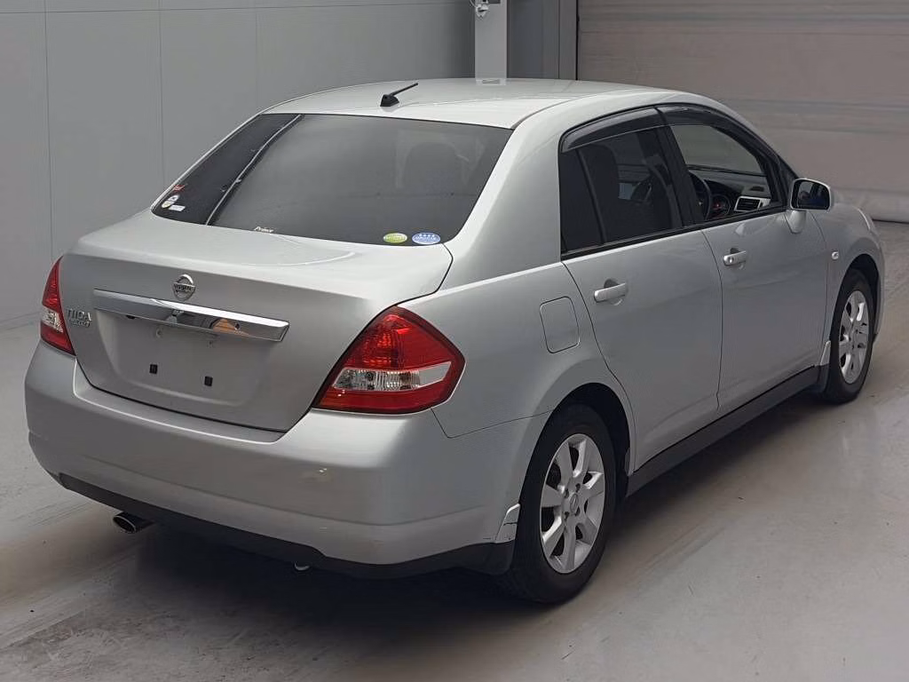 NISSAN TIIDA LATIO