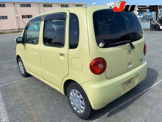 DAIHATSU MOVE LATTE