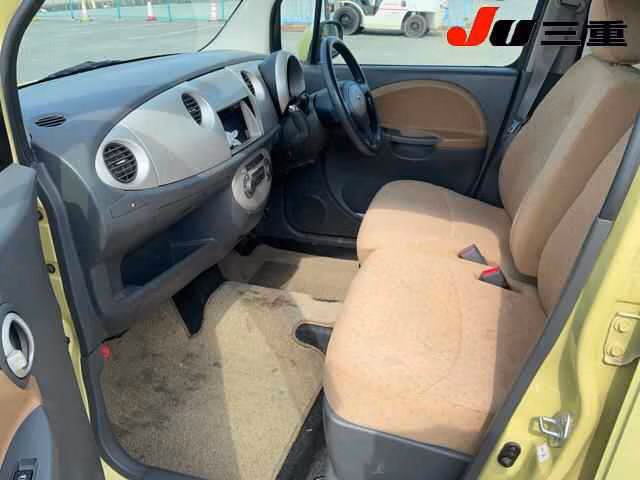 DAIHATSU MOVE LATTE
