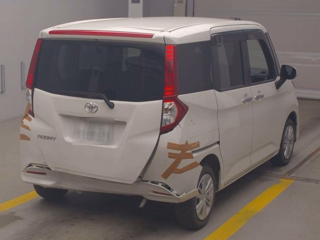 TOYOTA ROOMY