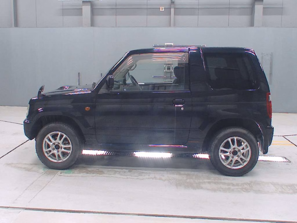MITSUBISHI PAJERO MINI