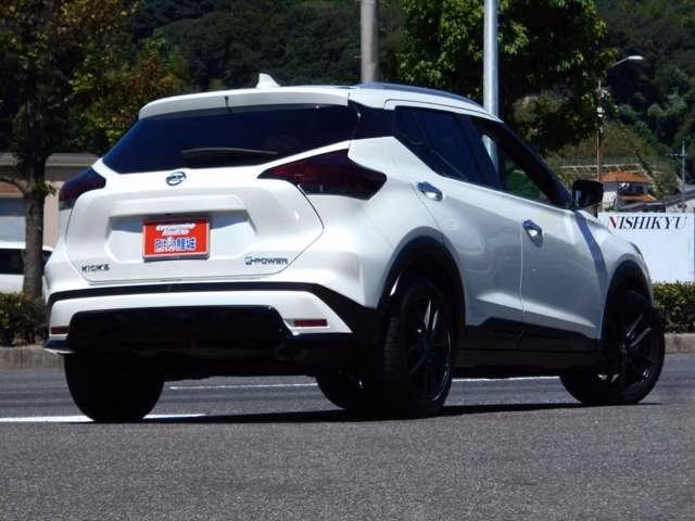 NISSAN KICKS