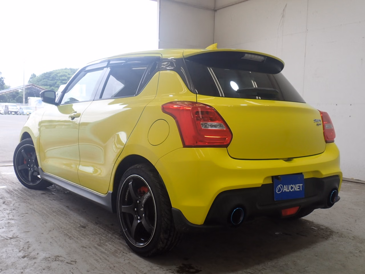 SUZUKI SWIFT