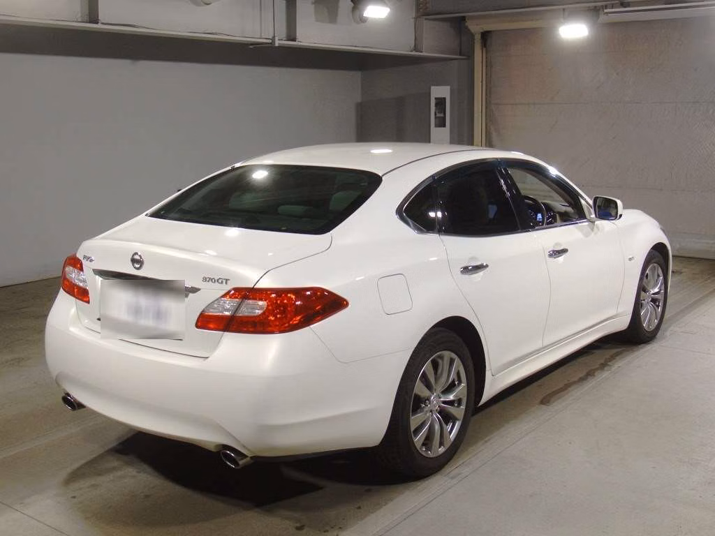 NISSAN FUGA