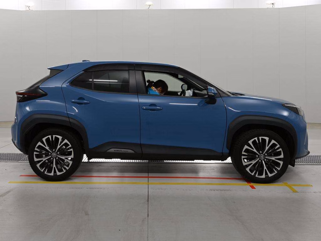 TOYOTA YARIS CROSS