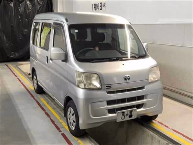 TOYOTA PIXIS VAN