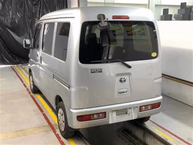 TOYOTA PIXIS VAN