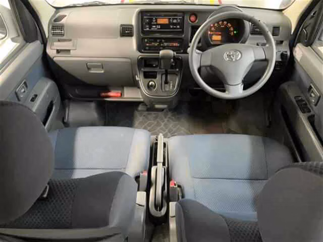 TOYOTA PIXIS VAN