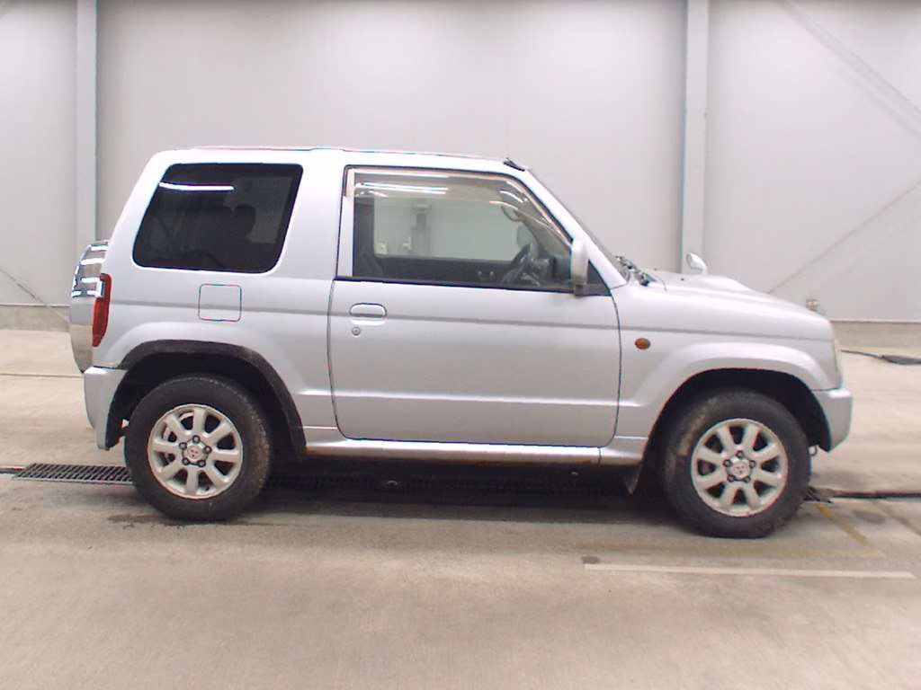 MITSUBISHI PAJERO MINI
