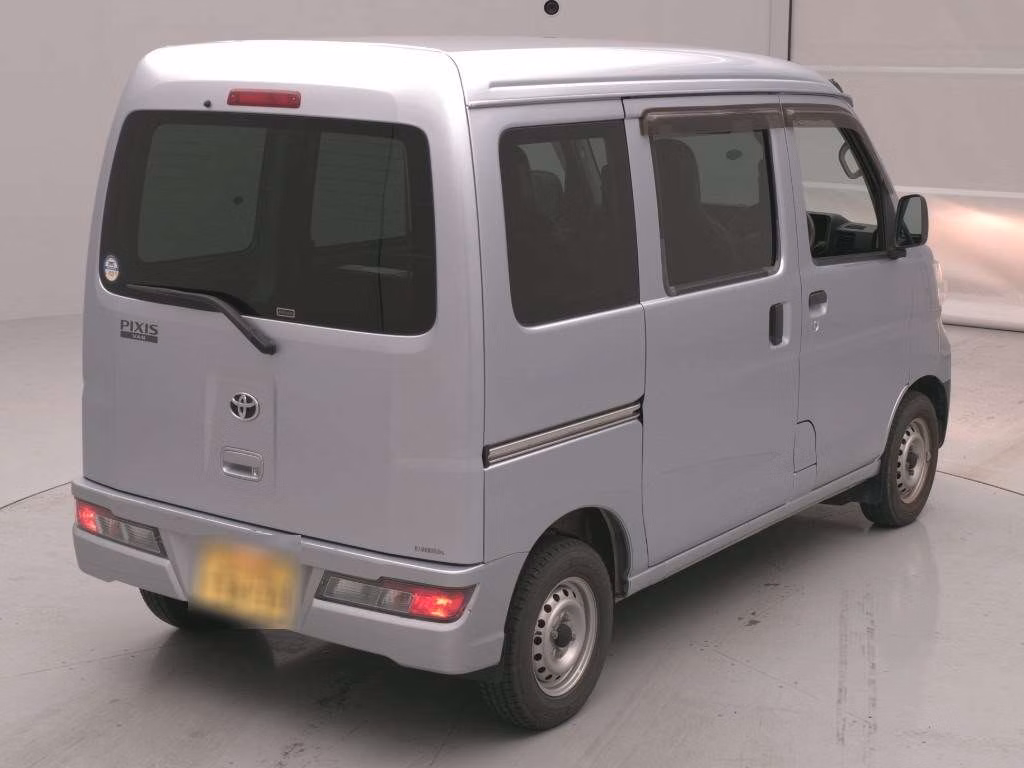 TOYOTA PIXIS VAN