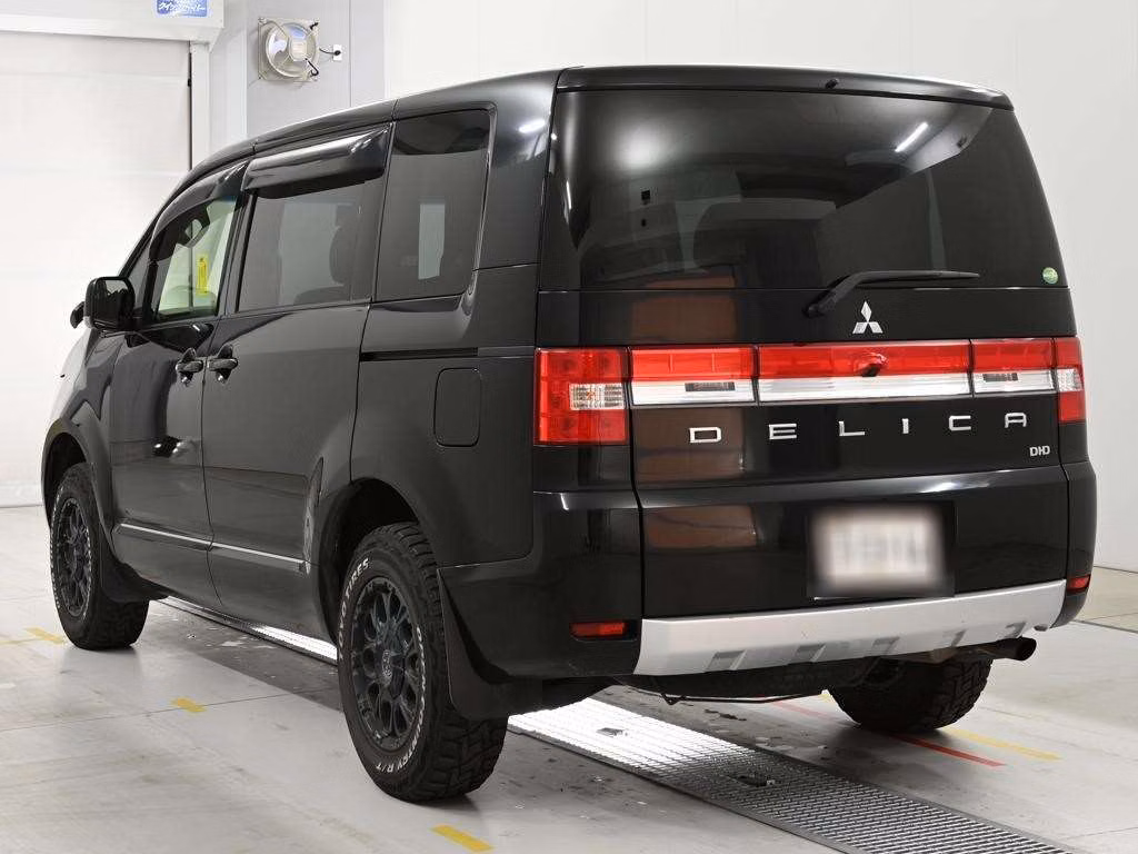 MITSUBISHI DELICA D:5