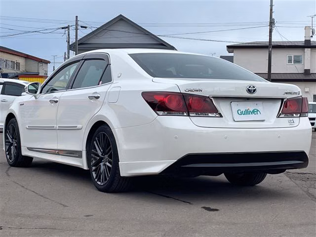 TOYOTA CROWN