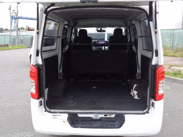 NISSAN NV350 CARAVAN
