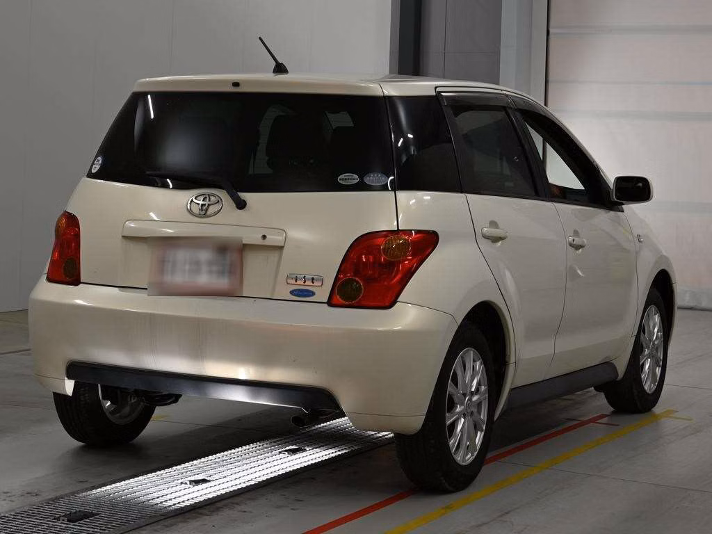 TOYOTA IST