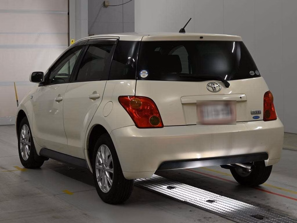 TOYOTA IST