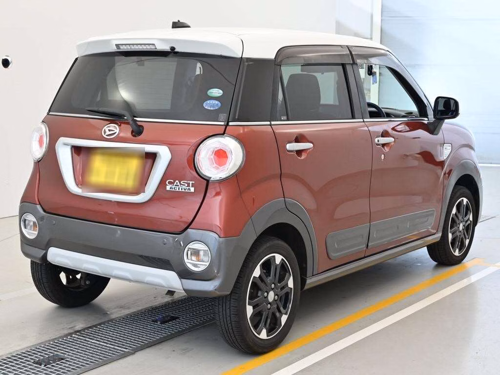 DAIHATSU CAST
